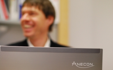 bei der Arbeit - ANECON Software Design und Beratung GmbH