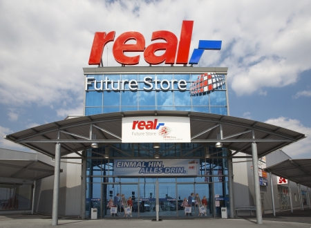 Der real,- Future Store in T&ouml;nisvorst. - Saturn Deutschland