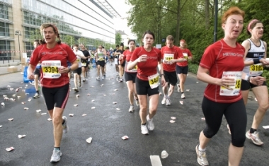 Die METRO Group schickte knapp 130 Marathonl&auml;ufer und 100 Staffeln an den Start. - METRO AG (Holding)