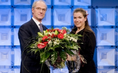 Vorstandsmitglied Zygmunt Mierdorf mit Moderatorin Anke Engelke - METRO AG (Holding)