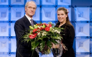 Vorstandsmitglied Zygmunt Mierdorf mit Moderatorin Anke Engelke - METRO Cash &amp; Carry