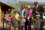 Hoher Besuch bei "Metro Sternchen": Vorstandsmitglied Zygmunt Mierdorf, Bu.Ministerin Ursula von der Leyen, Min. Armin - Saturn Deutschland