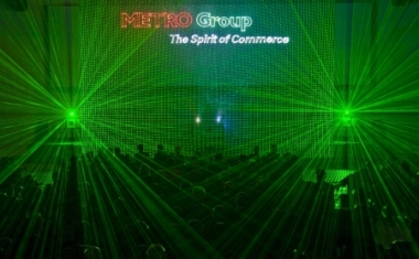 Die Lasershow der Meeting Metro - Er&ouml;ffnungsveranstaltung - METRO SYSTEMS GmbH