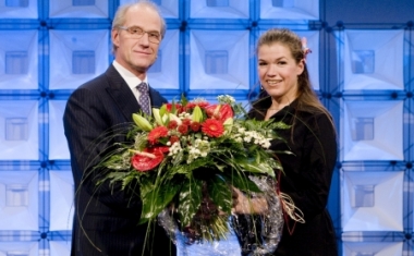Vorstandsmitglied Zygmunt Mierdorf mit Moderatorin Anke Engelke - METRO SYSTEMS GmbH