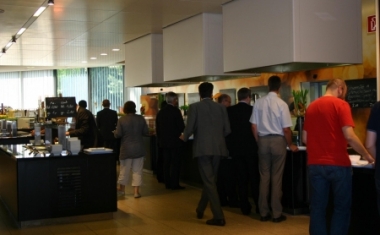 Mit unserer business lounge wird die Mittagspause ein wahrer Genuss - Allianz Elementar Vers.AG