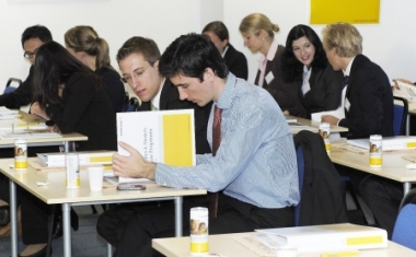 Graduates beim Training in London - Commerzbank AG