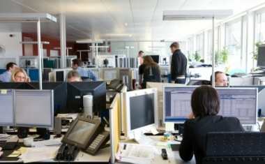 Verbindungen in alle Welt: der Energy Trading Floor in Bern - BKW FMB Energie AG