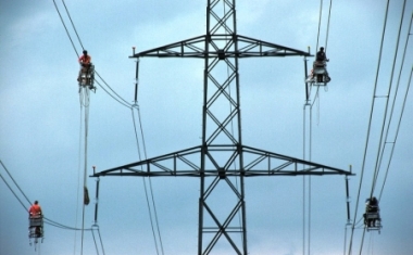 Netzbau an Hochspannungsmasten - etwas f&uuml;r Schwindelfreie  - BKW FMB Energie AG