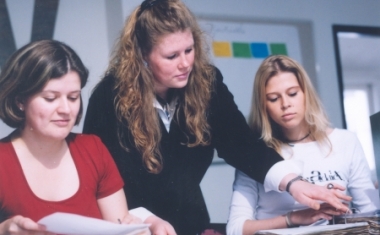 MitarbeiterInnen im Angestelltenbereich beim Kunden im Einsatz - Trenkwalder Personaldienste GmbH