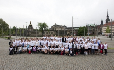 Die L&auml;ufer-Community der MMS zur Teamchallenge 2010. Auch 2011 werden &uuml;ber 200 L&auml;ufer dabei sein - T-systems Multimedia Solutions GmbH
