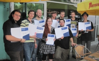 Beim Paintball hat unsere Kollegin uns alle geschlagen :-(((( - Allianz Elementar Vers.AG
