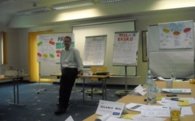 Unser Seminarleiter war zufrieden mit uns - und wir mit ihm - Allianz Elementar Vers.AG