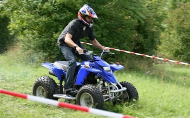 Auf dem Quad durfte jeder zeigen, wie viel Benzin er im Blut hat. - manu dextra GmbH