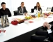 Unser CEO im Austausch mit Mitarbeitern am Hauptsitz