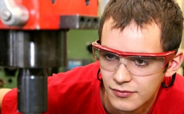 Impressionen aus der Lehrwerkstatt - Arbeitsplatz Industriemechaniker - MVV Energie AG