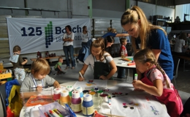 Auch die kleinen BesucherInnen hatten viel Spa&szlig; am &bdquo;Bosch Experience Day&ldquo; in Bischofshofen anl&auml;sslich des 125-j&auml;hrigen Firmenjubil&auml;ums. - Bosch &Ouml;sterreich