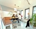 Kurzes Meeting in der Living Kitchen