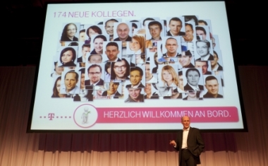 Unser Gesch&auml;ftsf&uuml;hrer Dr. Jens Nebendahl begr&uuml;&szlig;t die neuen Mitarbeiter aus 2011 zur Kick off &ndash;Veranstaltung. Auch 2012 w&auml;chst das Unternehmen weiter. - T-systems Multimedia Solutions GmbH