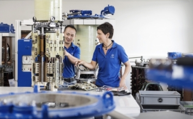 Im Trainingscenter - Maschinenfabrik Reinhausen GmbH