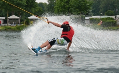 Arbeitskreis Sport: Wasserski und Wakeboarden f&uuml;r Sick Mitarbeiter - SICK AG
