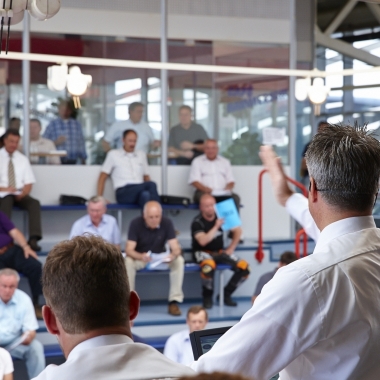 Auto auktionen schweiz hamburg